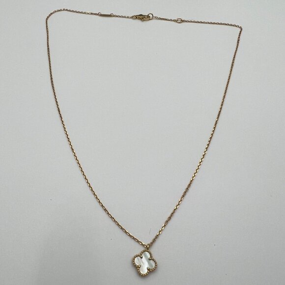 Authentic Van Cleef & Arpels Sweet Alhambra White MOP Pendant 18K YG – Full Set - Picture 8 of 8